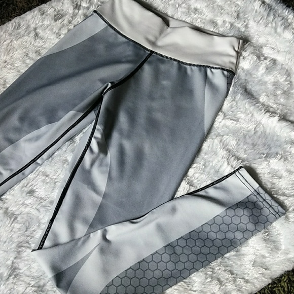 SM/MED: ACTIVEWEAR JOGGERS - Picture 2 of 8